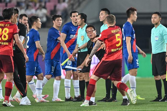 英超-格瓦迪奥尔破门 曼城客场1-2伯恩茅斯